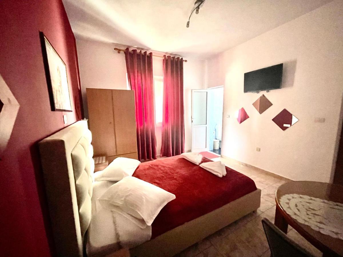 סרנדה Oni'S Apartments מראה חיצוני תמונה