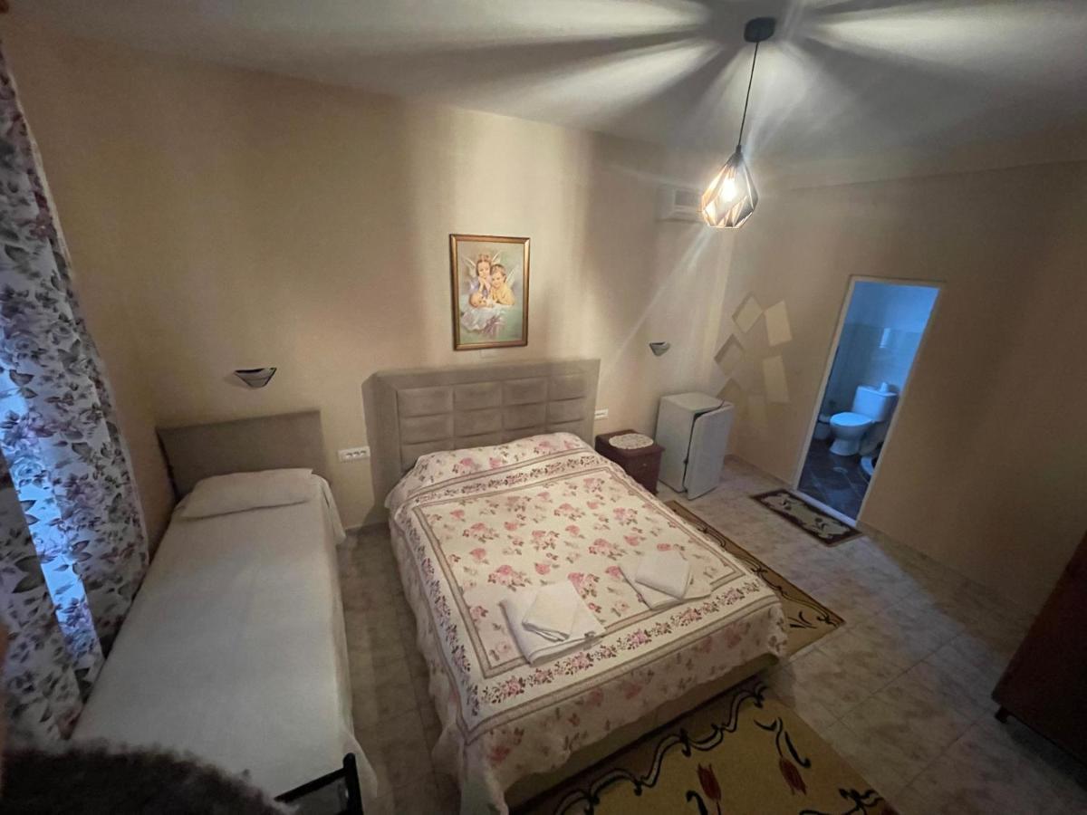 סרנדה Oni'S Apartments מראה חיצוני תמונה