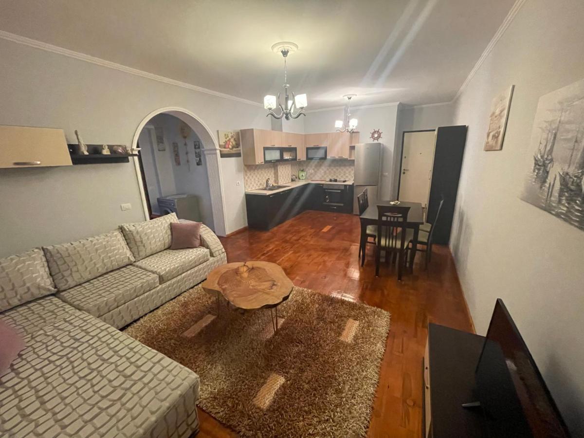 סרנדה Oni'S Apartments מראה חיצוני תמונה